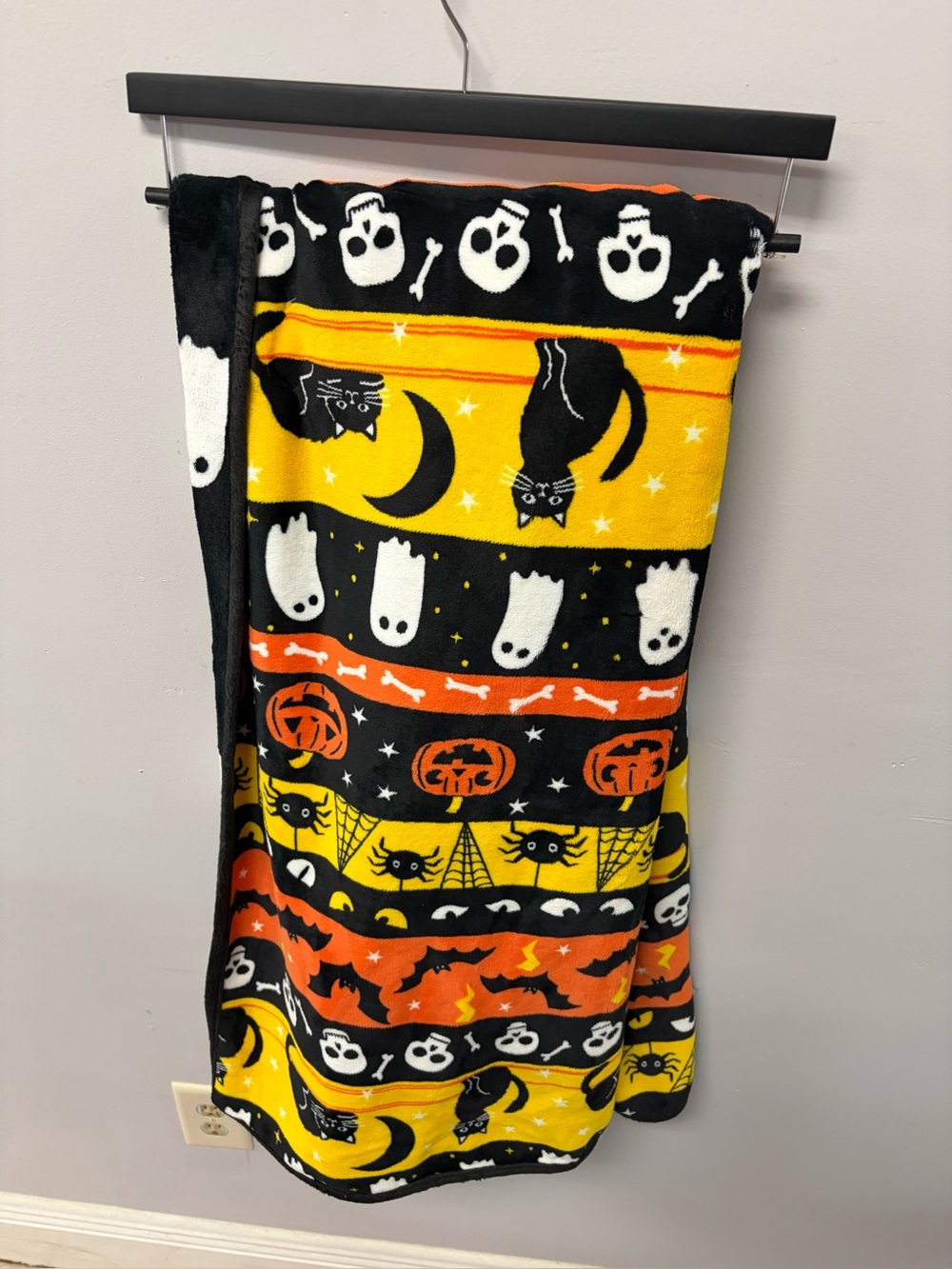 Kids Halloween Cat & Ghost Blanket - Black/Yellow/Orange